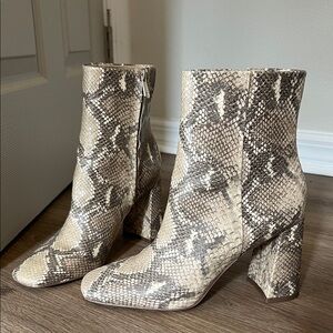 Sam Edelman Beige and Black Snakeskin Ankle Boots